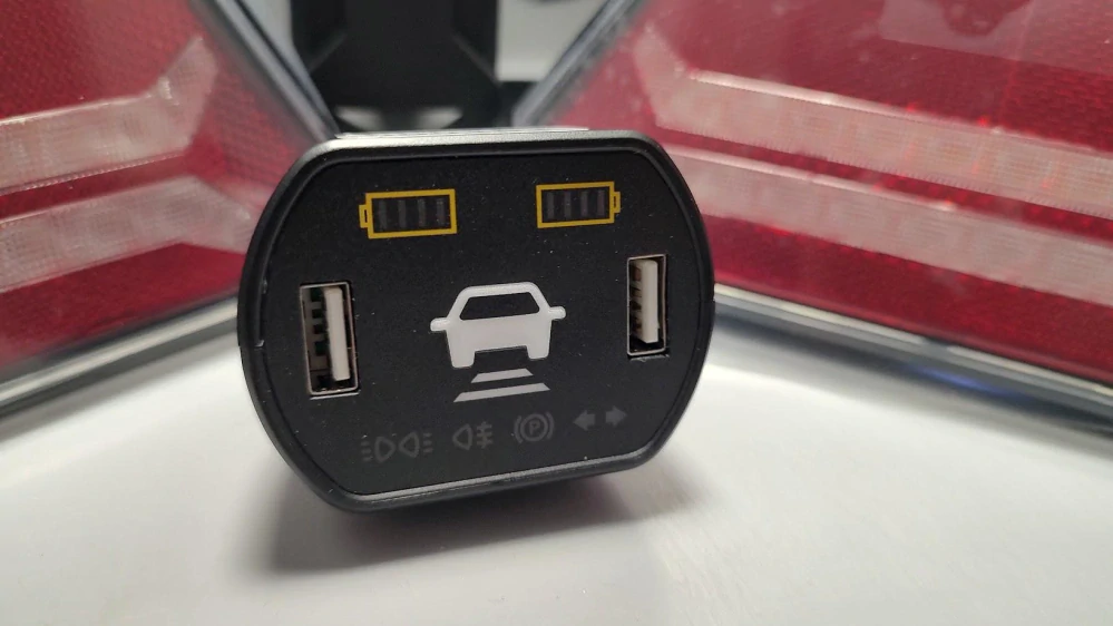 LED prenosná bezdrôtová magnetická súprava zadných svetiel 12/24V - trojuholníky 